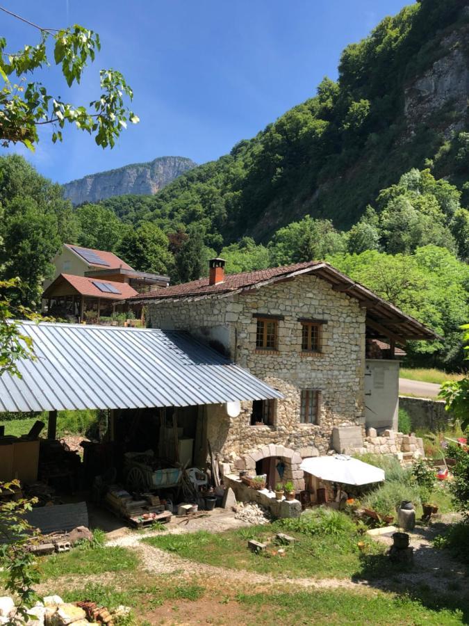 Au Pied Du Vercors Tout Est Permis La Riviere  Exterior photo