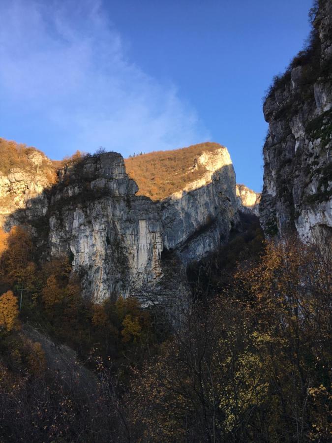 Au Pied Du Vercors Tout Est Permis La Riviere  Exterior photo
